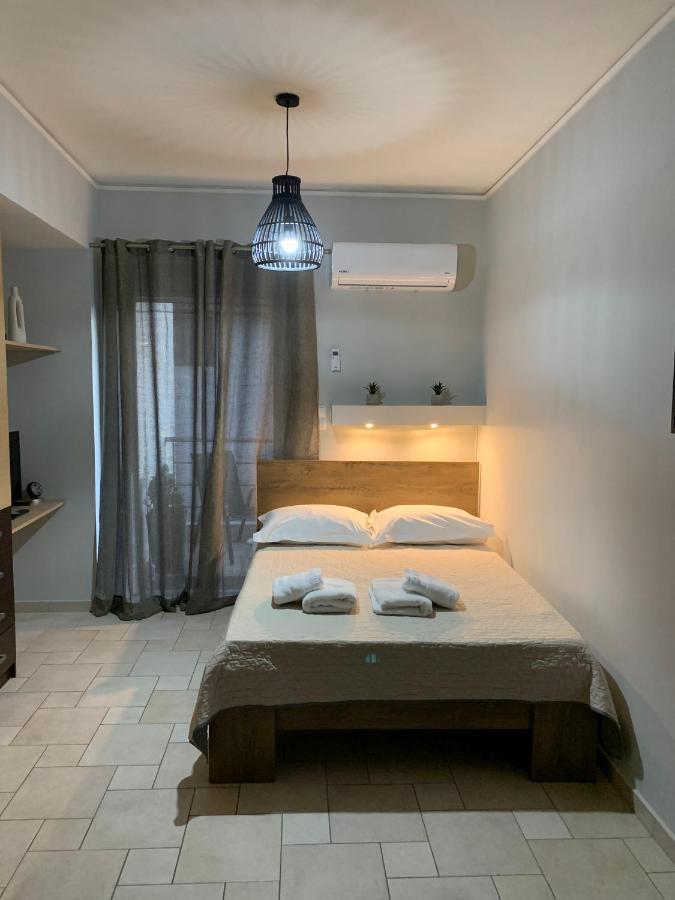 Hommie Apartment Amaliada Exterior photo
