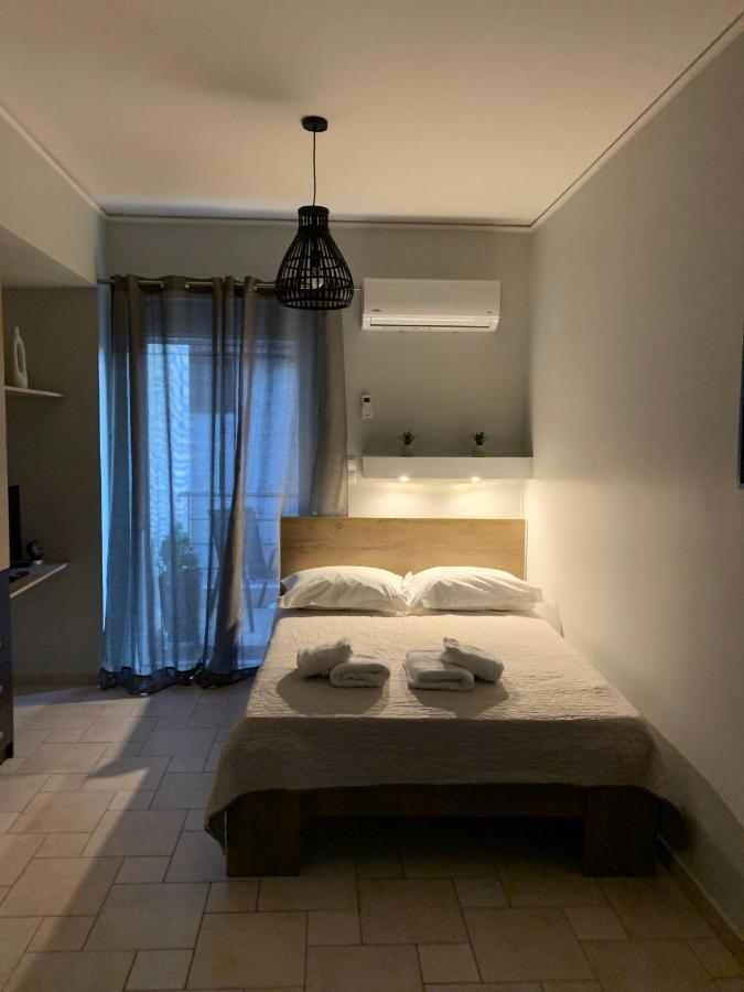Hommie Apartment Amaliada Exterior photo